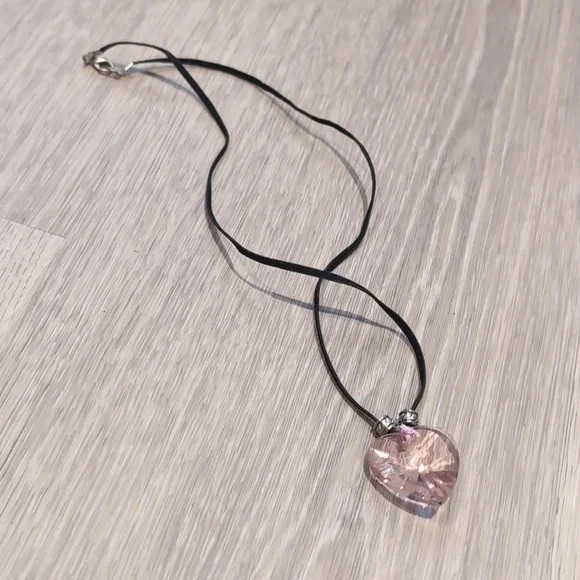 Elegant Black and Pink Heart Pendant Necklace - Picture 6 of 7